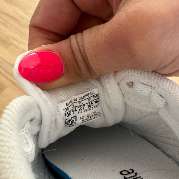 Toddler size 10 adidas continental - Picture 4 of 4